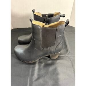 Dansko Shayna Leather chelsea Boot Women's 38  6.5-7